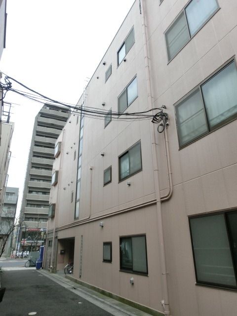 建物外観　全室角部屋