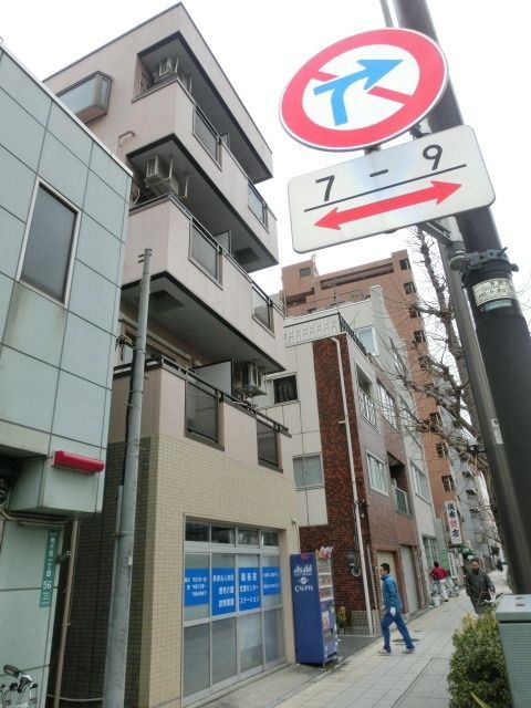 建物外観　鉄骨造