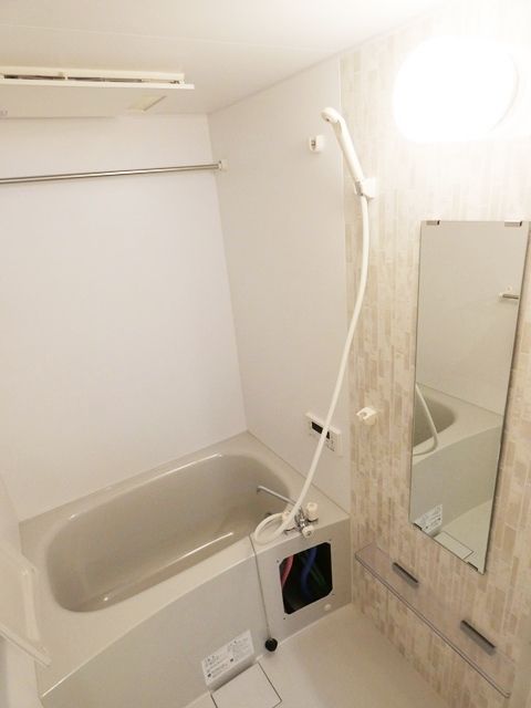 バス・シャワールーム　一日の疲れを癒す浴槽になります