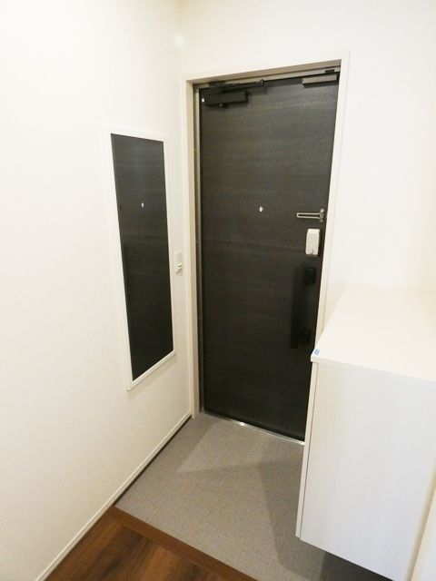 玄関　シューズボックスのある玄関です