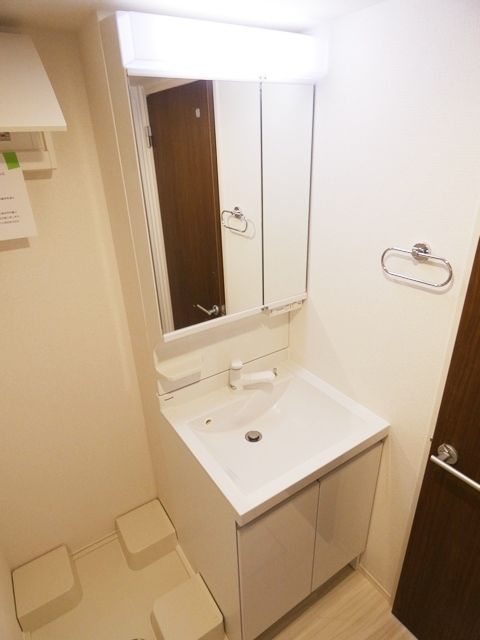 洗面設備　忙しい朝に便利なシャンプードレッサー