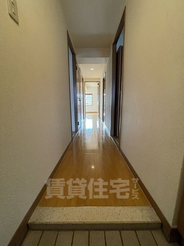 玄関　同物件別部屋