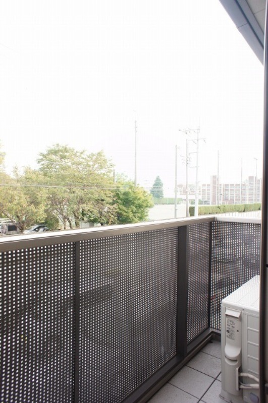 バルコニー　図面と現状に相違がある場合には現状を優先