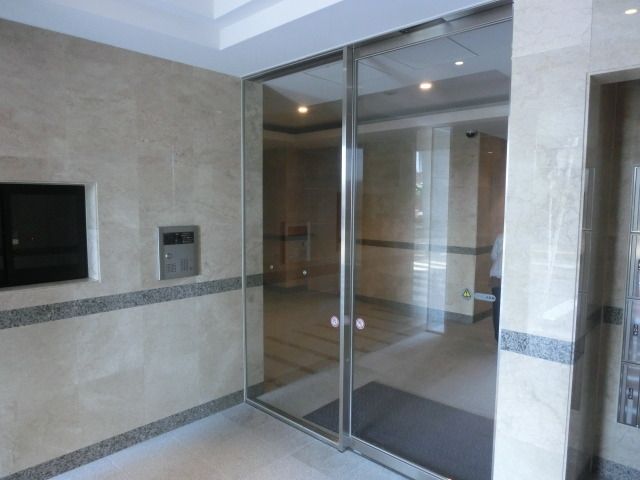 エントランス　安心のオートロック完備