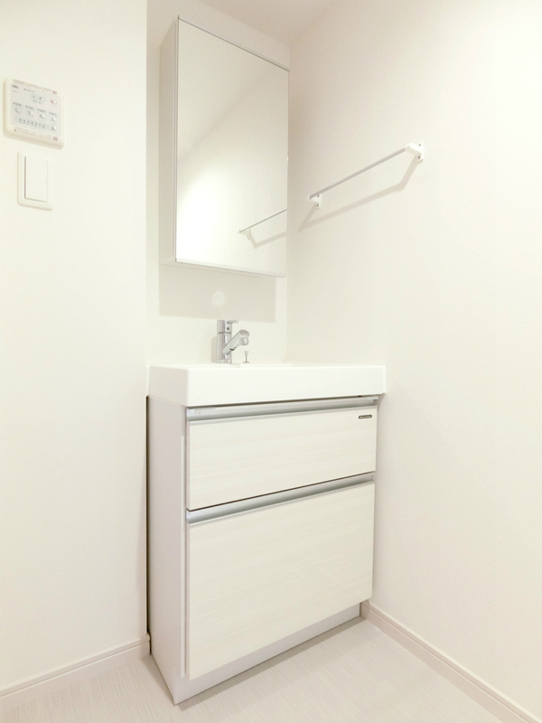 洗面設備　脱衣スペースもあります