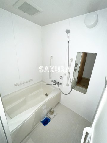 バス・シャワールーム　ご家族や長時間入浴に便利な追い炊き機能付きです♪