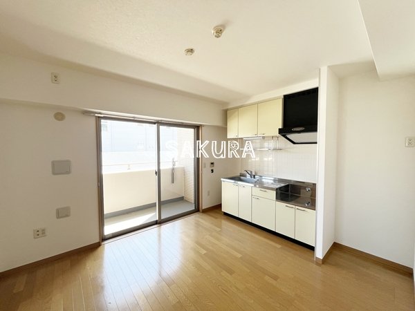 居室・リビング　使いやすい形の為、レイアウトを楽しめます♪