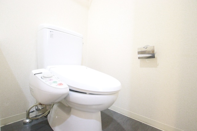 トイレ　※別室の参考写真の為、現況優先です。