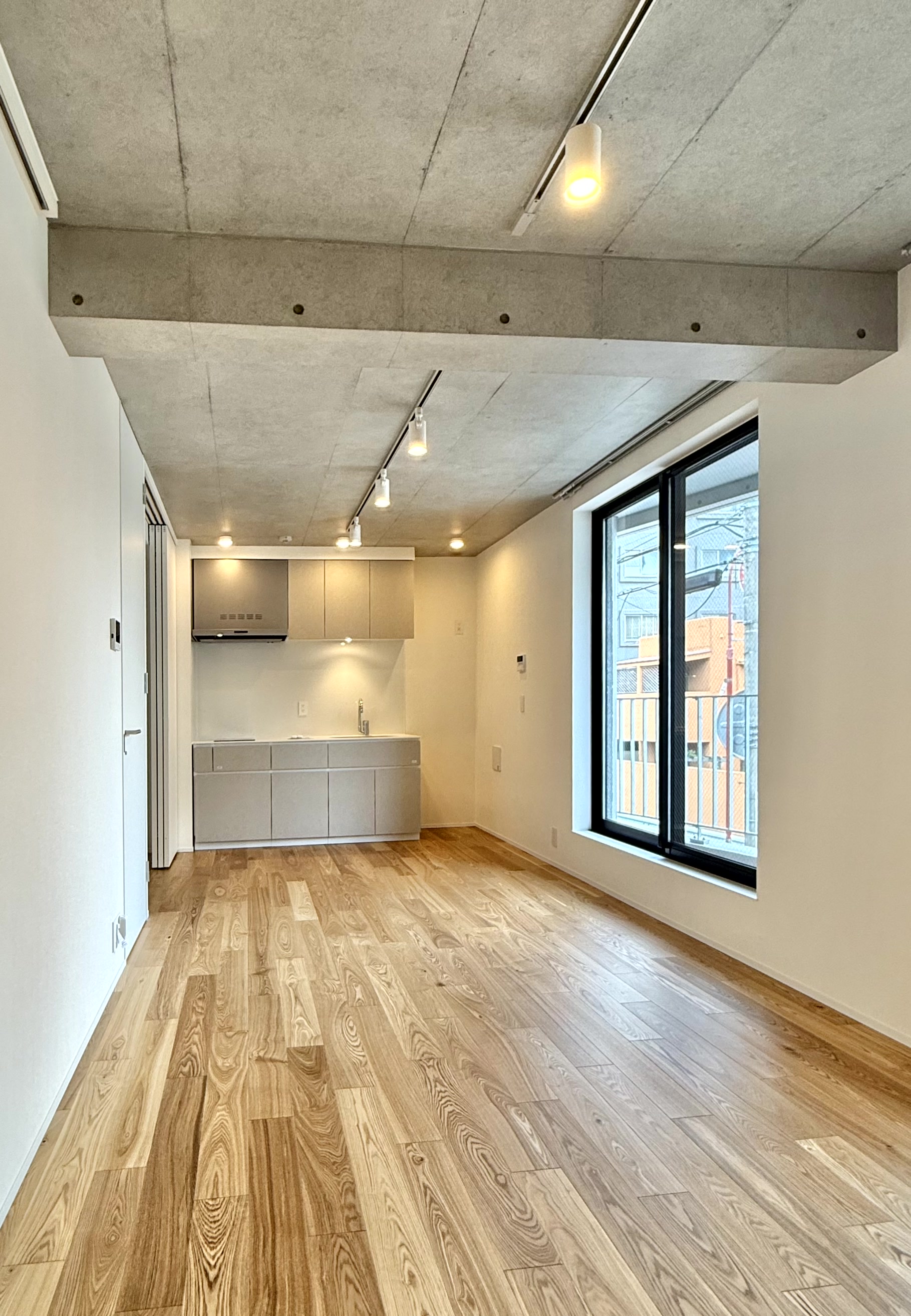 居室・リビング　新築・デザイナーズ。実用性を兼備えた住みやすい空間設計。