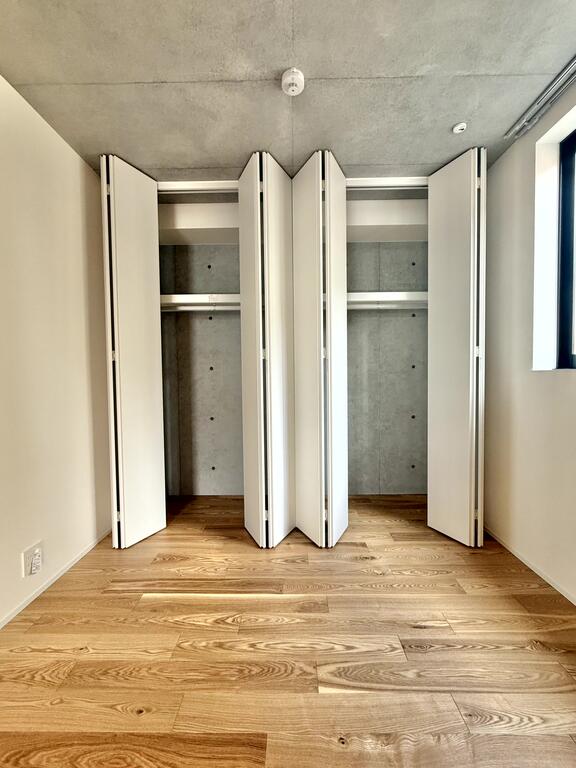 収納　クローゼット収納有。～スライドドアで部屋を仕切ることが可能～