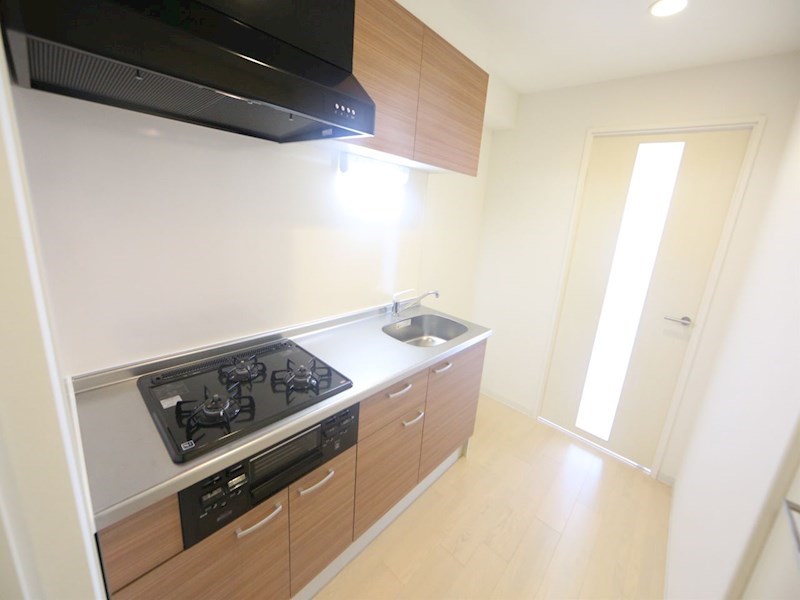 キッチン　システムキッチン（ガス3口グリル付）