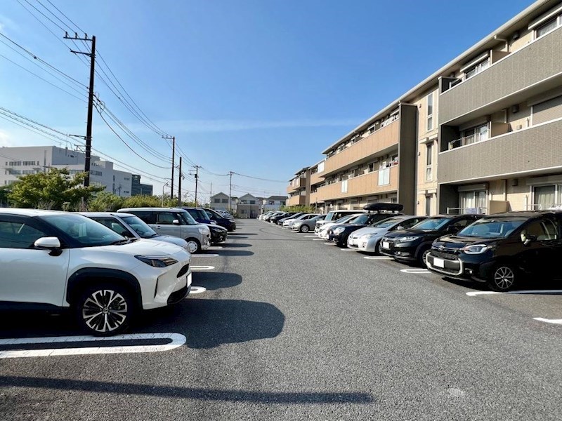 駐車場　敷地内駐車場（空き要確認）