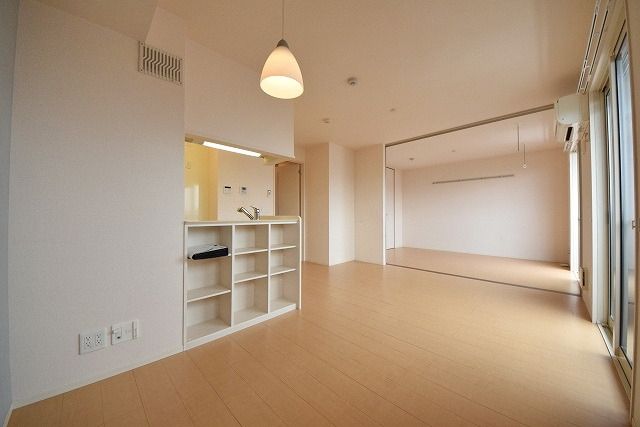 居室・リビング　広々リビング