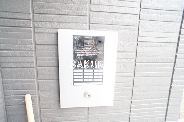 セキュリティ　不審者、勧誘員をシャットアウトできるオートロックです♪