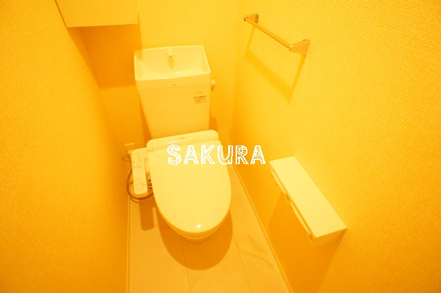 トイレ　嬉しい温水洗浄便座♪