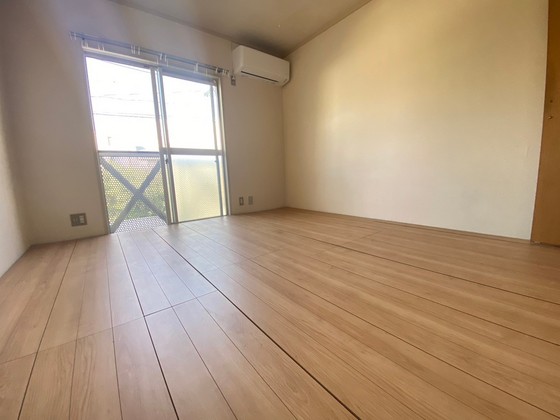 居室・リビング　※別部屋の写真です