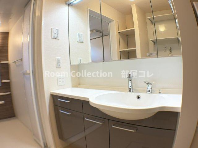 洗面設備　※同物件他部屋写真