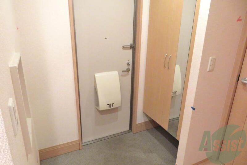 玄関　玄関のシューズボックスも立派なものが付いてます。