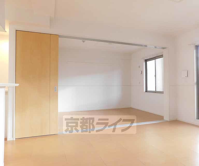 居室・リビング　広々と使えるお部屋です