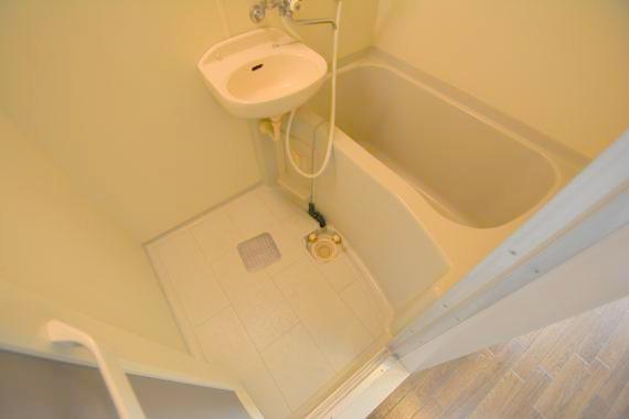 バス・シャワールーム　ゆったりと入るなら、お風呂とトイレとは別々が嬉しいですよね。