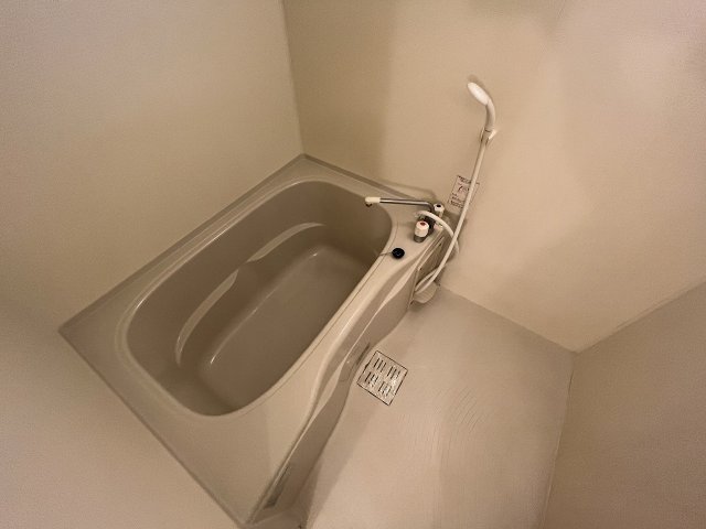 バス・シャワールーム　ゆったり過ごせるお風呂です