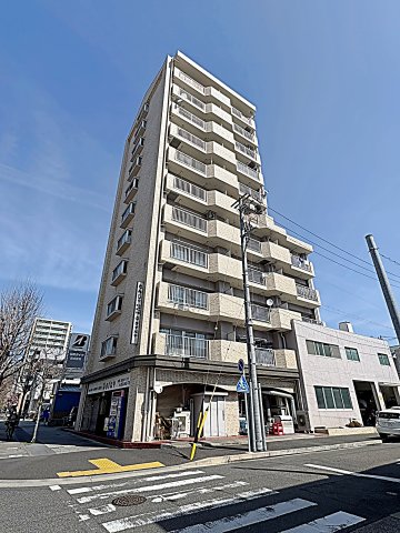 建物外観　安心の鉄筋コンクリート造ですよ☆☆☆