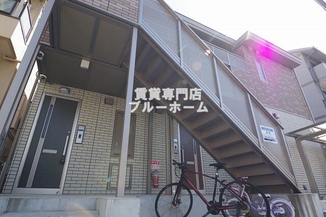 建物外観　軽量鉄骨造2階建ての物件！