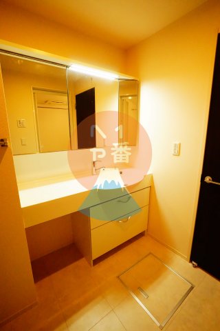 洗面設備　ネット無料。広々とした独立洗面台　＊参考写真です