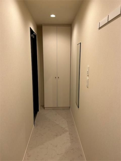 玄関　■モニタ付インターホン■ディンプルキー■2重鍵■ダウンライト