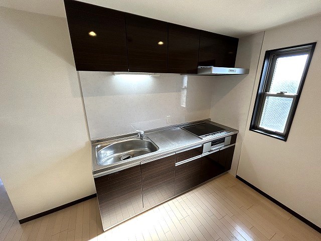 キッチン　参考写真。洋室5.7帖