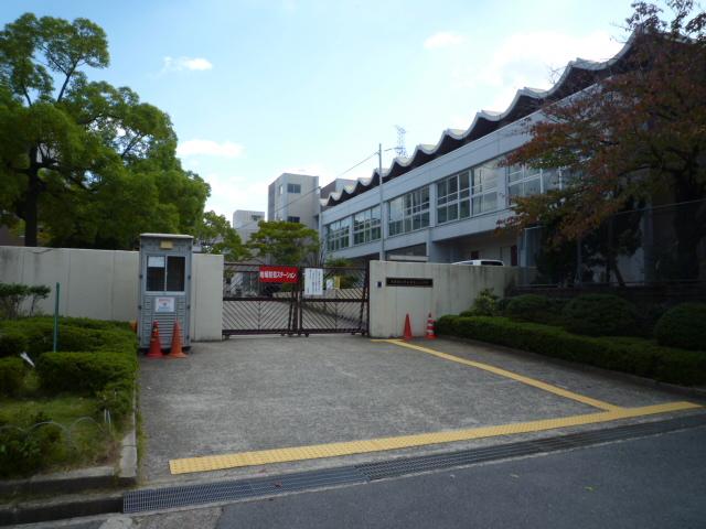小学校　大阪狭山市立南第二小学校（小学校）まで1094m