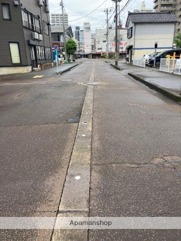 その他　前面道路（その他）まで0m