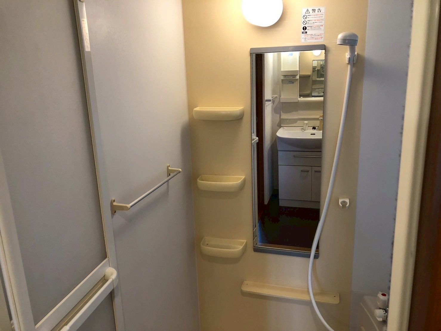 バス・シャワールーム　同建物別部屋 現況優先