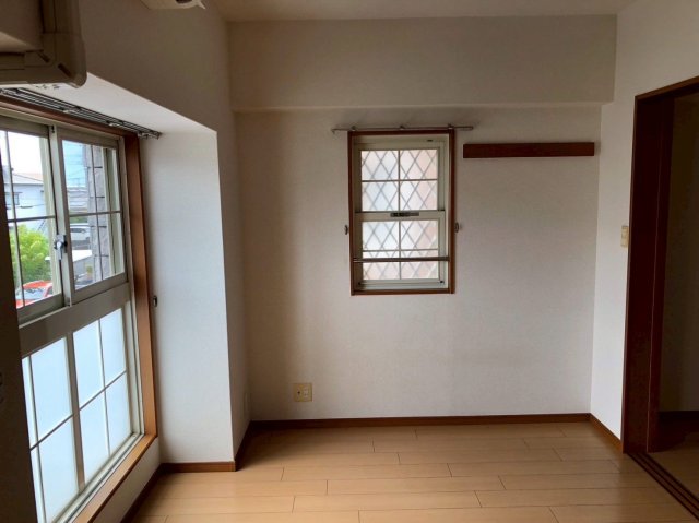 居室・リビング　同建物別部屋 現況優先