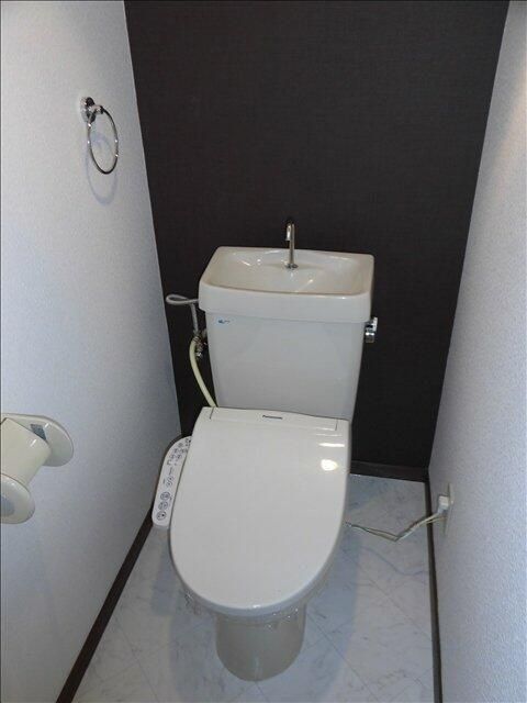 トイレ　嬉しい温水洗浄便座