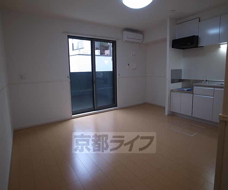 居室・リビング　広々したお部屋です。