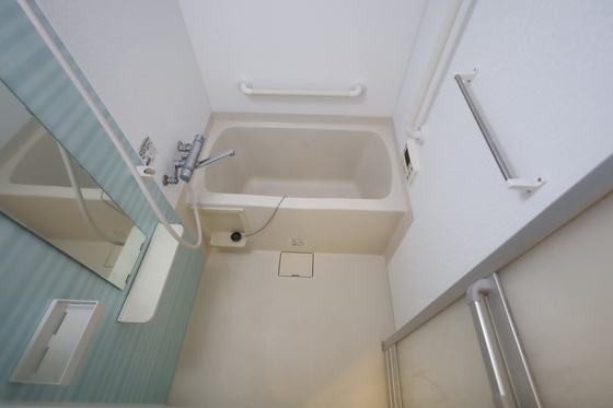 バス・シャワールーム　※別部屋の写真です