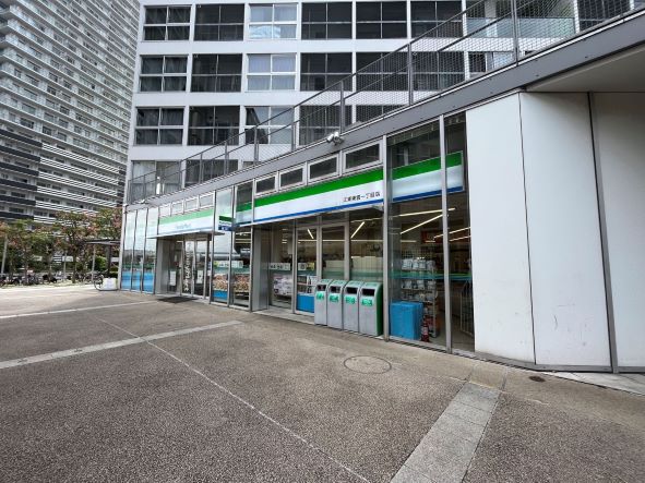コンビニ　ファミリーマート 江東東雲一丁目店（コンビニ）まで572m