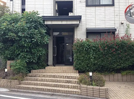 エントランス　ゆとりのあるエントランスです