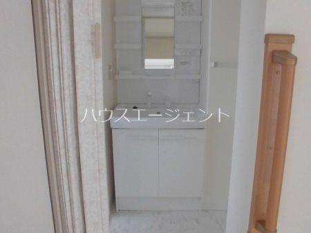 洗面設備　独立洗面台ありです。