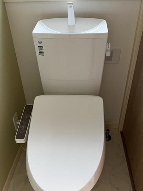 トイレ　落ち着いた色調のトイレです♪