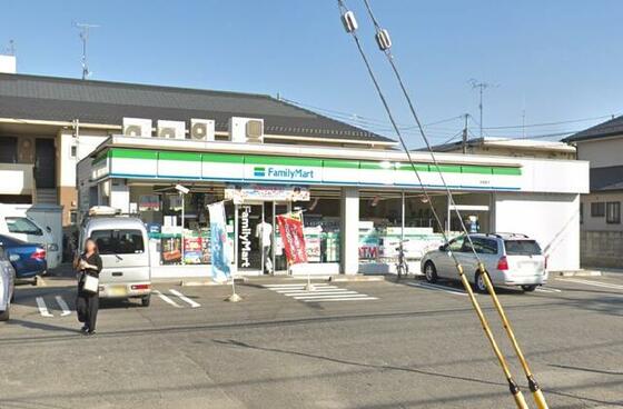 コンビニ　ファミリーマート柏富里店（コンビニ）まで369m