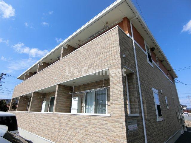 建物外観　２０１５年築のアパートです。