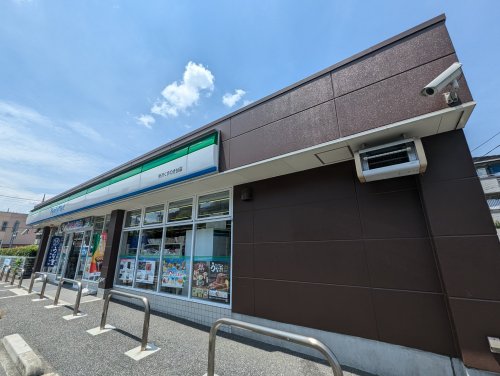 コンビニ　ファミリーマート 所沢くすのき台店（コンビニ）まで425m