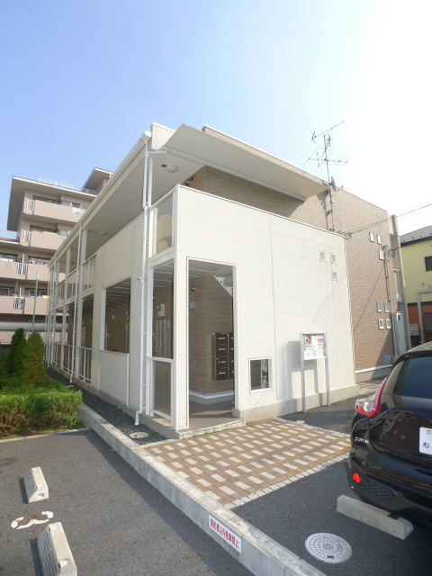 建物外観　ピノーロ２のご紹介は住まいの窓口　アソシエにお任せ下さい。