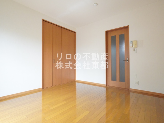 建物外観　中央線三鷹駅徒歩４分！周辺は住宅街ですので静かな住環境です！