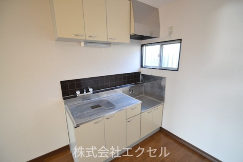 キッチン　同物件別室の写真です。