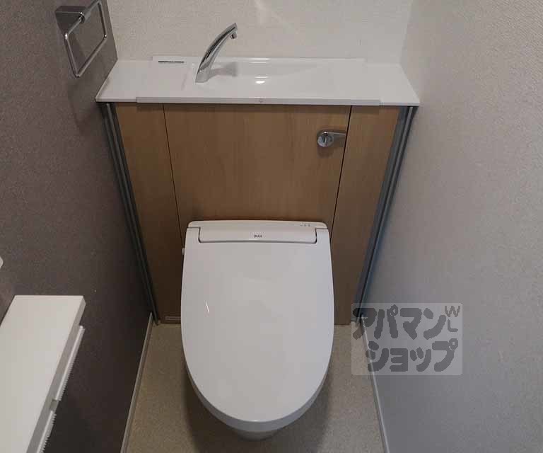 トイレ　１０２号室の室内写真です