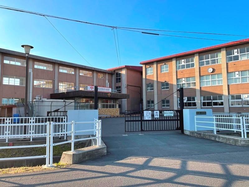 中学校　弘前市立第一中学校（中学校）まで1153m