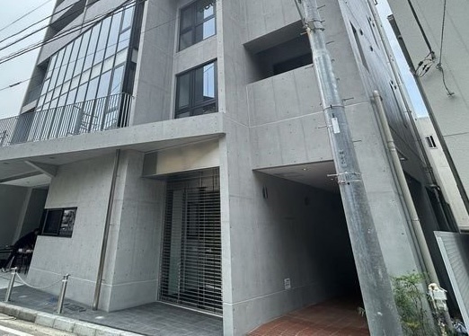 エントランス　角部屋です